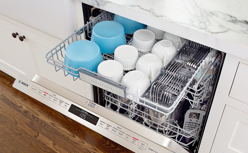 Hướng dẫn sử dụng máy rửa bát bosch sms6eci07e đúng cách 3 Sắp xếp bát dĩa, dụng cụ theo thứ tự phù hợp vào máy