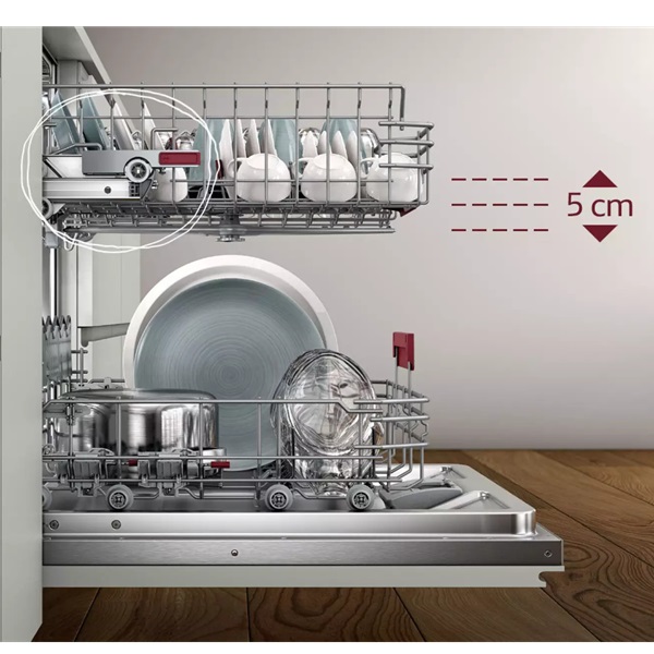 Bạn c&oacute; thể dễ d&agrave;ng điều chỉnh vị tr&iacute; chứa b&aacute;t đĩa dễ d&agrave;ng