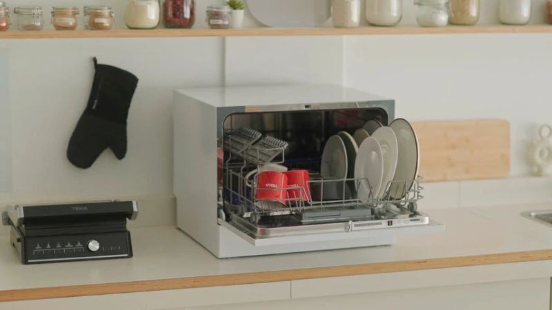 M&aacute;y rửa ch&eacute;n Teka LP2 140 - 40782910 cung cấp nhiều t&iacute;nh năng an to&agrave;n