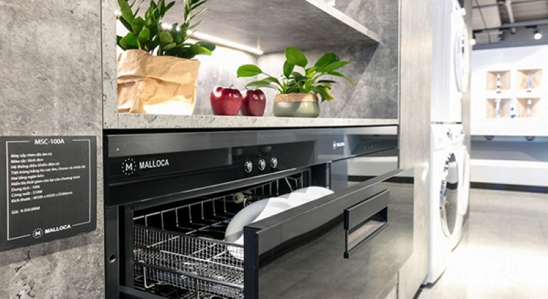 M&aacute;y sấy ch&eacute;n dĩa &acirc;m tường Malloca MSC-100A sử dụng c&ocirc;ng nghệ tiệt tr&ugrave;ng an to&agrave;n