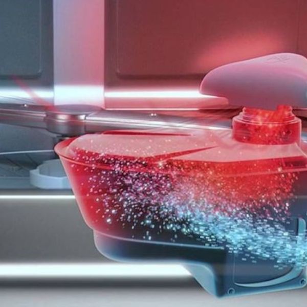 C&ocirc;ng nghệ sấy kh&ocirc; th&ocirc;ng minh Efficient Dry kết hợp cơ chế mở cửa tự động v&agrave; quạt th&ocirc;ng gi&oacute;