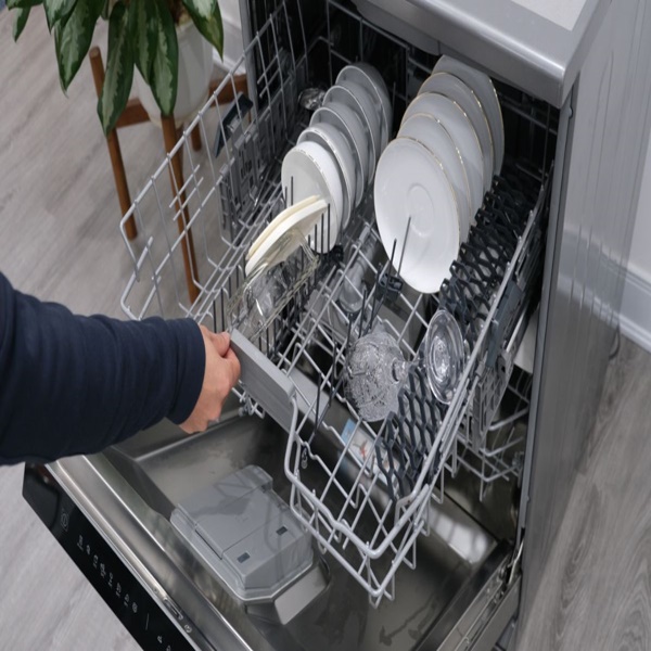 AquaSensor điều chỉnh lượng nước sử dụng dựa tr&ecirc;n mức độ bẩn của nước, gi&uacute;p tiết kiệm nước v&agrave; đảm bảo hiệu quả l&agrave;m sạch