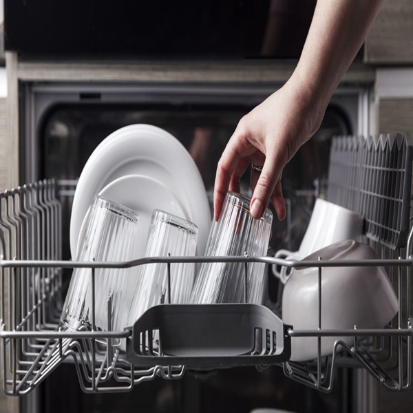 Gi&aacute; đỡ ly chuy&ecirc;n dụng gi&uacute;p giữ ly rượu v&agrave; cốc an to&agrave;n trong qu&aacute; tr&igrave;nh rửa