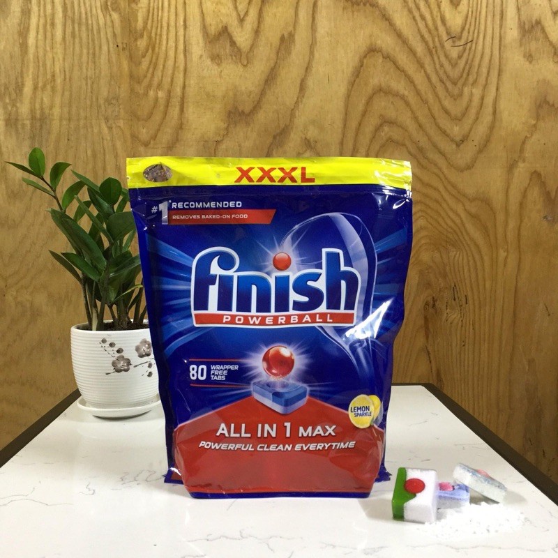 Vi&ecirc;n rửa ch&eacute;n Finish All In 1 Max 80V Lemon với khả năng loại bỏ vết bẩn.