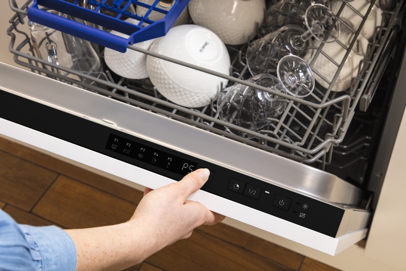 Tính năng hẹn giờ 1-24h của máy rửa bát Fagor 3LVF-63SSSI mang đến sự tiện lợi